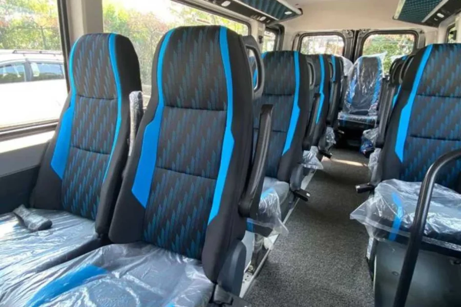 Force Urbania [ 14 / 17 / 22 seater ]